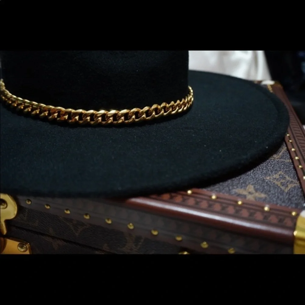 Black Fedora Chain Hat